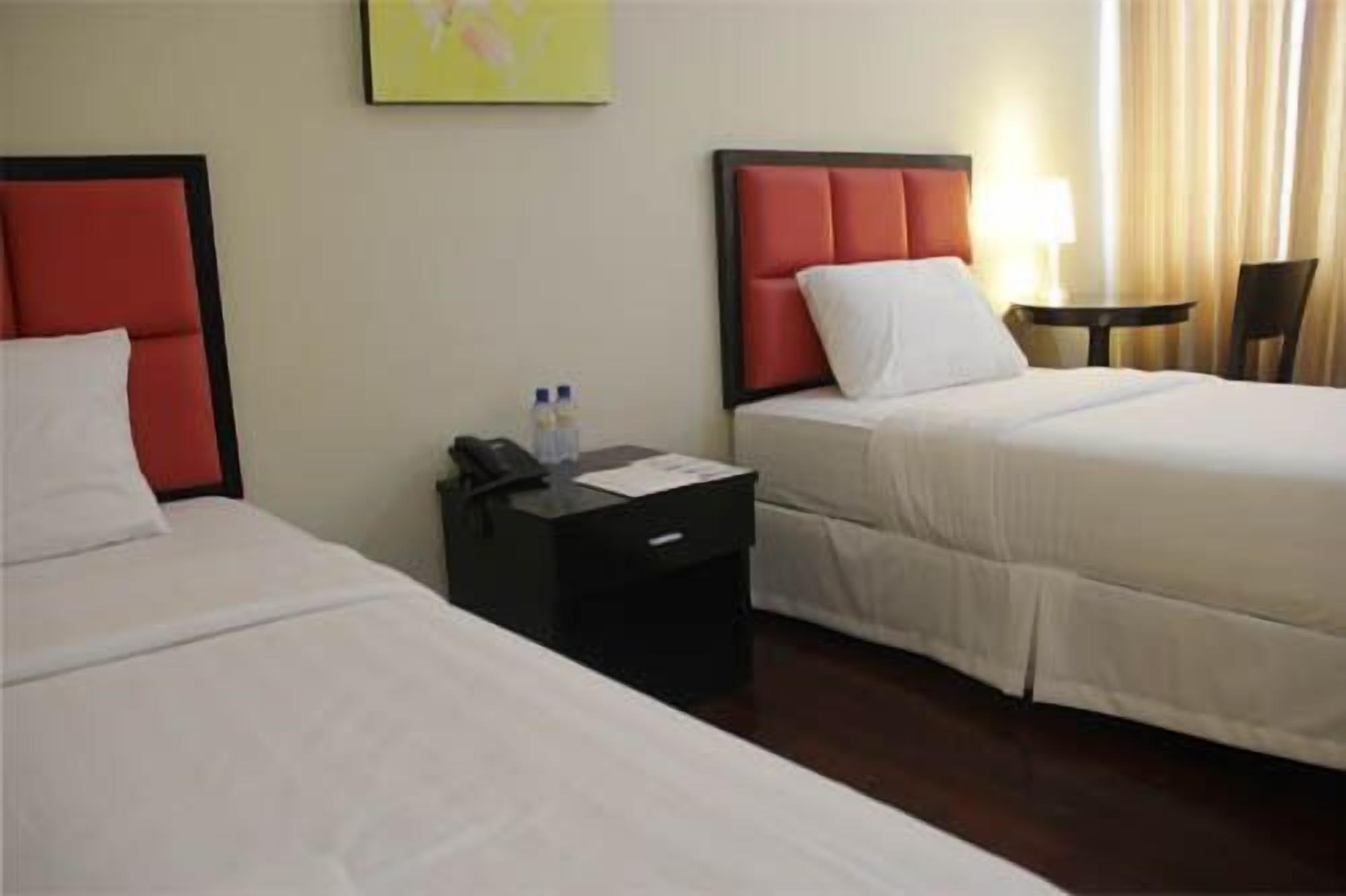 Arabelle Suites Tagbilaran Extérieur photo