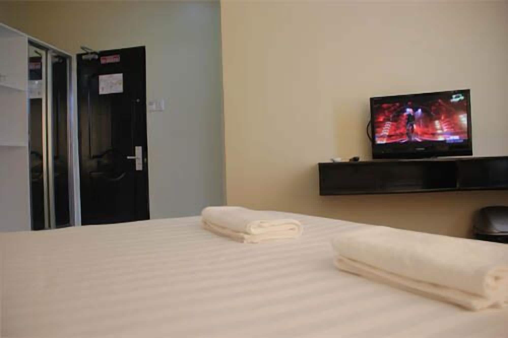 Arabelle Suites Tagbilaran Extérieur photo