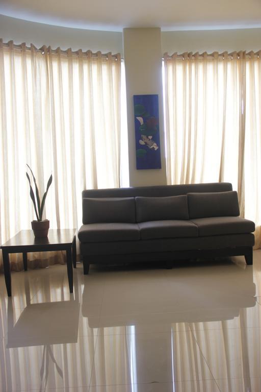 Arabelle Suites Tagbilaran Extérieur photo
