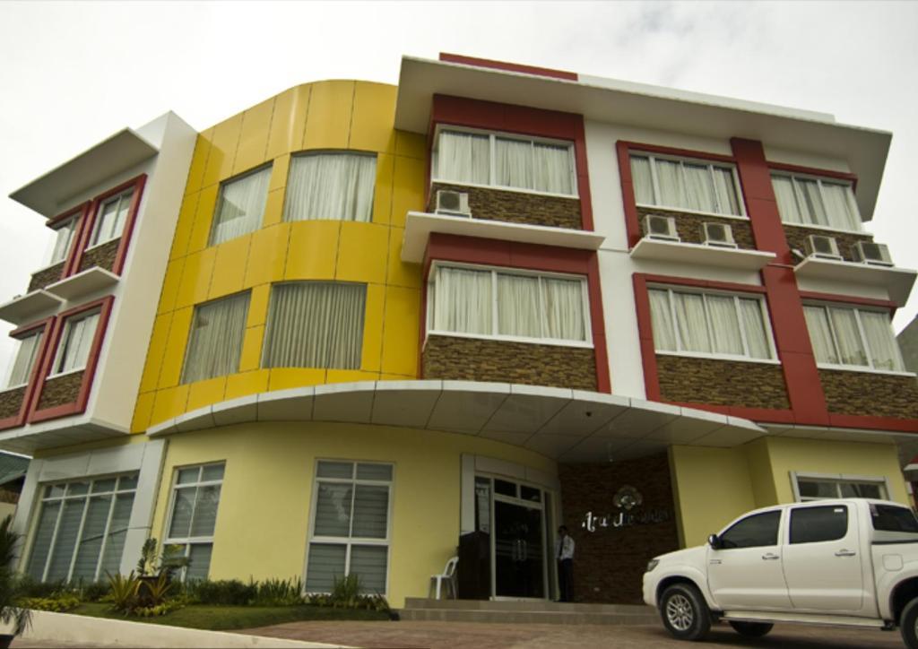 Arabelle Suites Tagbilaran Extérieur photo