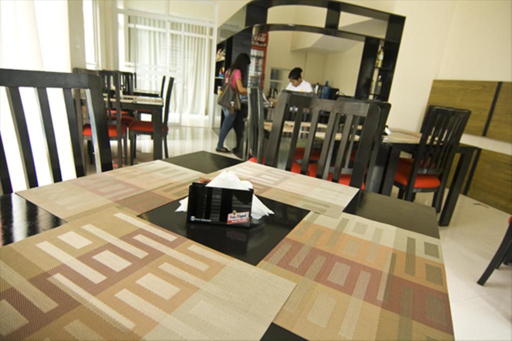 Arabelle Suites Tagbilaran Extérieur photo