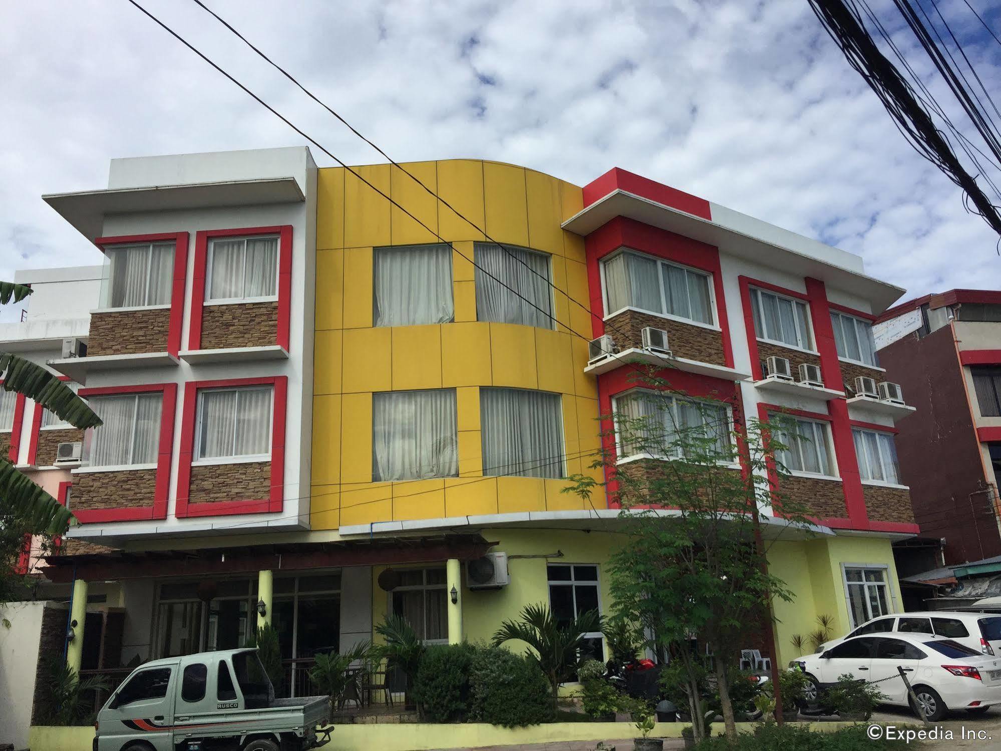 Arabelle Suites Tagbilaran Extérieur photo